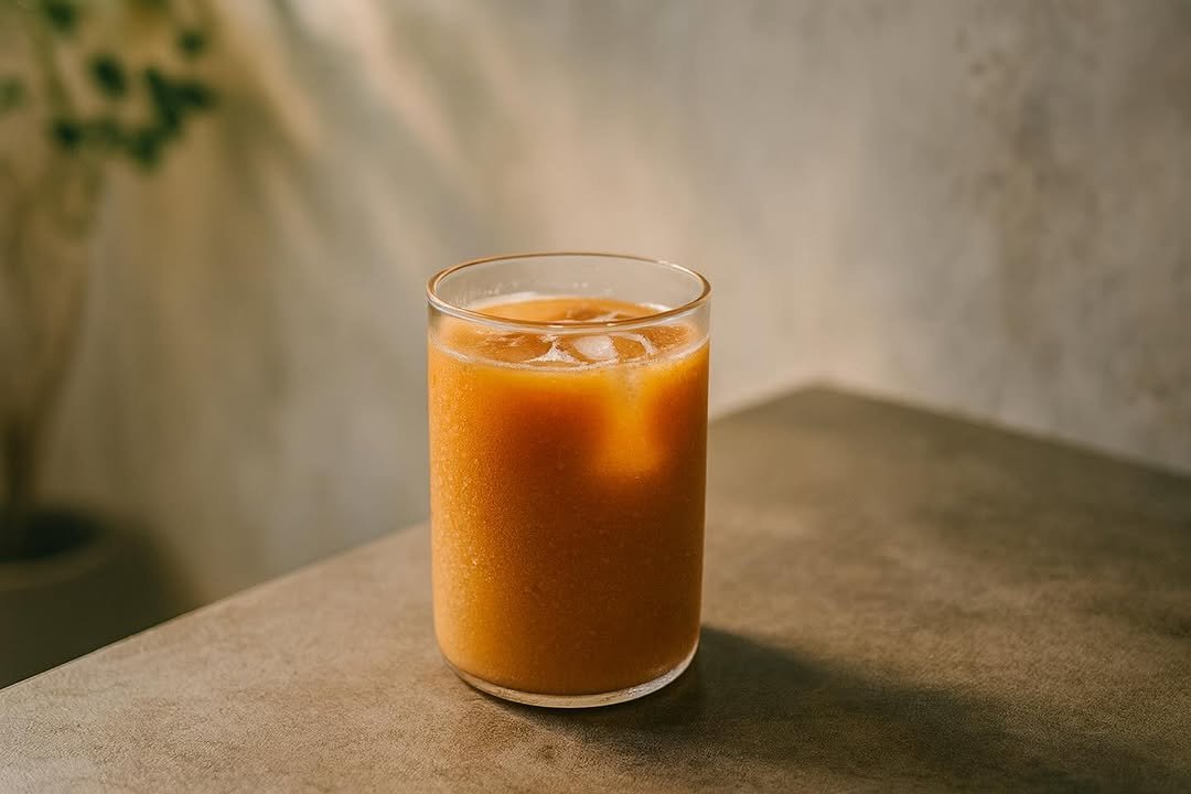 Agua de tamarindo in a glass
